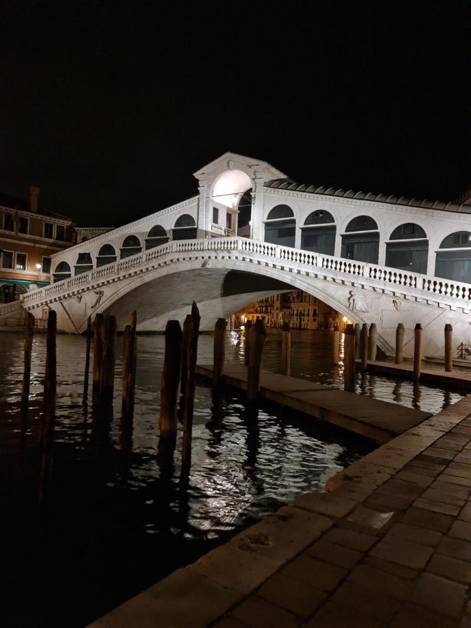 Friendly Venice Suites Exterior photo